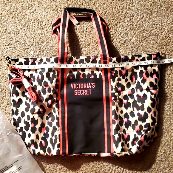 NWT! 11/18 Victoria's Secret Limited Sexy Leopard Wild Weekender Tote Bag, Large - Picture 1 of 10
